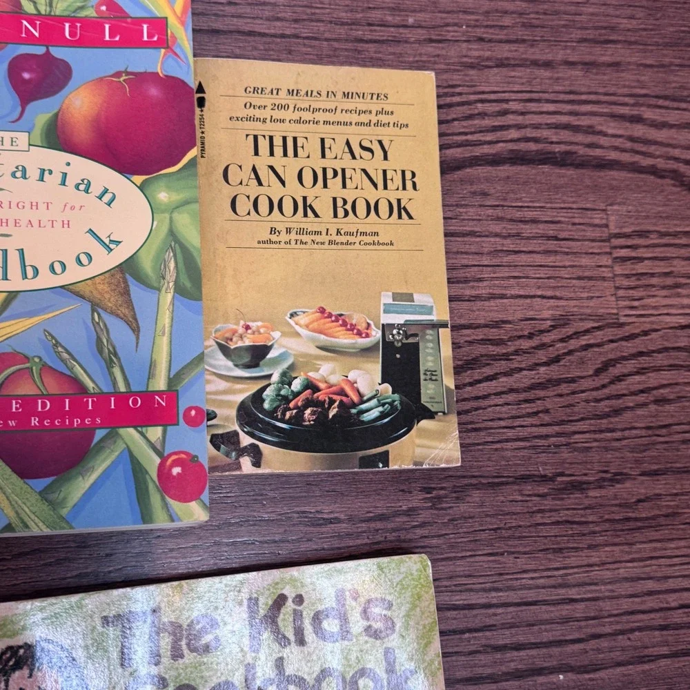 Vintage Cookbooks Lot Vegetarian Kids Easy Can Opener Enchanted Broccoli Forest‎